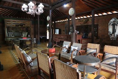 Food & Drinks, Jowo Kluthuk Heritage, Yogyakarta