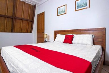 Bedroom 1, RedDoorz Plus near Parahyangan University, Bandung