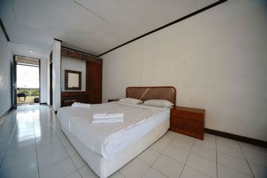 Bedroom 2, Pandu Lakeside Hotel Tuktuk, Samosir