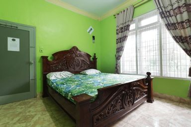 Bedroom 3, Waroeng Transit & Depary Homestay, Binjai