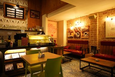 Food & Drinks