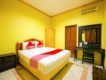 Bedroom 1, OYO 1770 Hotel Mawar Saron 2, Yogyakarta