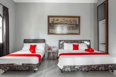 Bedroom 3, RedDoorz Syariah near RRI Malang, Malang