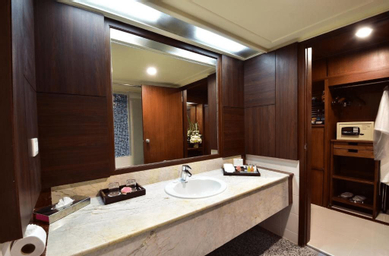 Bedroom 4, The Twin Towers Hotel, Pathum Wan