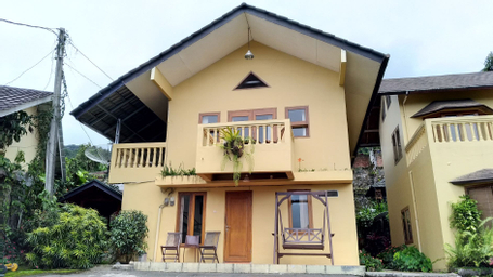 Kamar Keluarga Double - Pemandangan Gunung