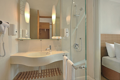 Bedroom 3, Diamond Hotel Kuta Bali, Badung