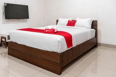 Bedroom 3, RedDoorz Syariah near Stadion Teladan Medan, Medan