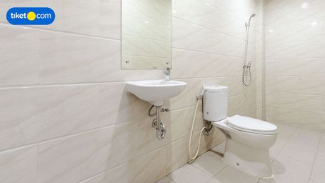 Bathroom 7