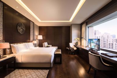 King Premier Room - City View
