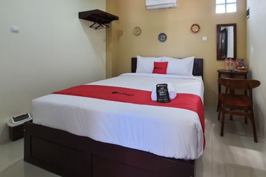 Bedroom 1, Reddoorz Syariah near Solo Square Mall, Solo