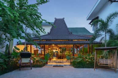 Exterior & Views 1, Hotel Diana Jogja, Yogyakarta