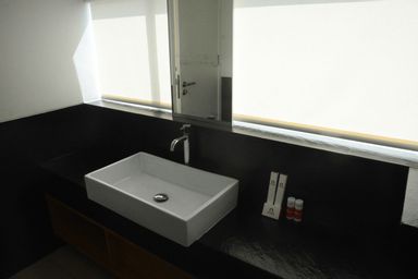 Bedroom 4, Exclusive 2 BR One Park Gandaria Residence Apartment with Private Lift By Travelio (tutup sementara), Jakarta Selatan