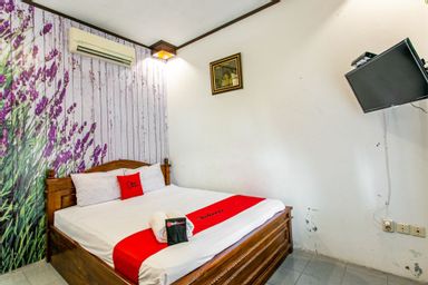 Bedroom 2, RedDoorz Plus near Taman Sari 2, Yogyakarta