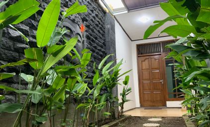 Exterior & Views 1, Orchard Guesthouse, Yogyakarta