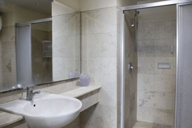Classic 3BR At Braga City Walk Apartment By Travelio, bandung