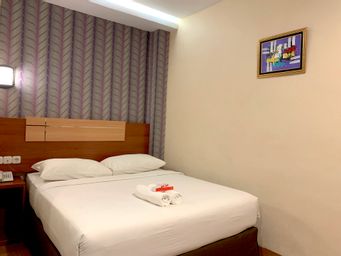 Queen Standard Room