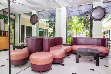 Public Area 2, RedDoorz near Juanda International Airport, Surabaya