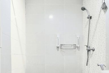 Bedroom 3, RedDoorz @ Siwalankerto Surabaya, Surabaya