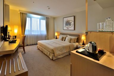 Bedroom 3, Grand Serela Setiabudhi by KAGUM Hotels, Bandung