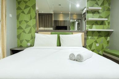 Bedroom 1, Comfy Studio Woodland Park Residence Apartment By Travelio, Jakarta Selatan