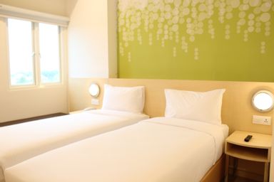 Bedroom 4, Zest Hotel Parang Raja Solo, Solo