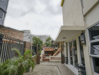 Exterior & Views 2, SPOT ON 2246 Kost 97 Syariah, Palembang