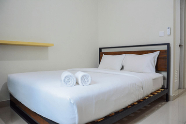 Bedroom 1, Comfortable Studio Apartment at Springlake Summarecon By Travelio, Bekasi