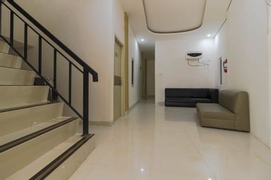Public Area 3, RedDoorz near Palembang Trade Center, Palembang