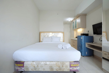 Bedroom 1, Minimalist Studio Room at The Springlake Apartment Sumarecon Bekasi By Travelio, Bekasi
