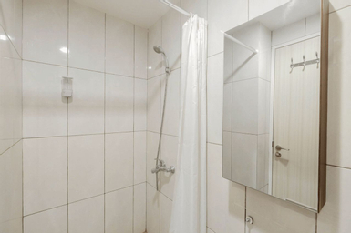 Homey Studio Room at Grand Kamala Lagoon Apartment By Travelio, bekasi