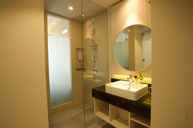 Bathroom 15