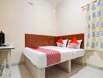 Bedroom 1, OYO 90322 Joy Homestay Near Bella Terra Lifestyle Center, Jakarta Timur