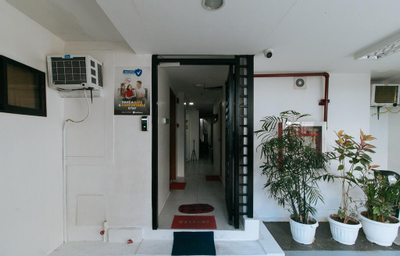 RedDoorz @ DBuilders Rooms Bangkal Makati, makati city