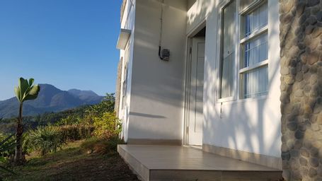 Exterior & Views 2, Villa Castle Aira, Malang