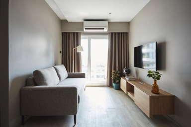 Living Area 10
