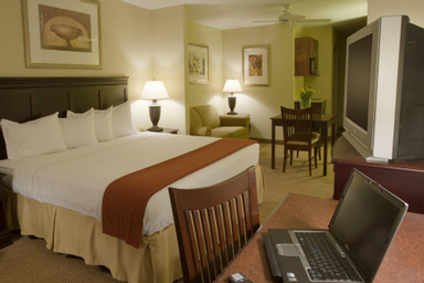 Holiday Inn Express Hotel and Suites Lucedale, george