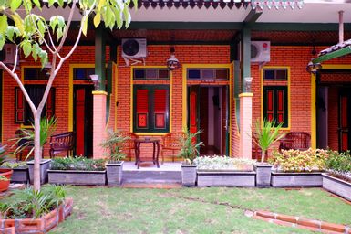 Exterior & Views 1, Kampoeng Djawa Guest House, Yogyakarta