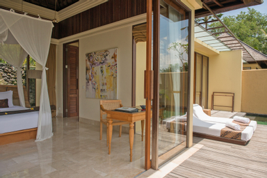 Exterior & Views 21