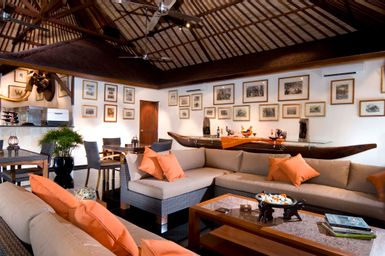 Elephant Safari Park Lodge Hotel, gianyar