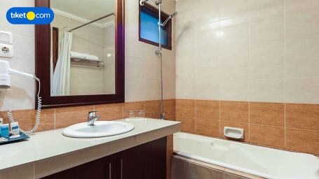 Bathroom 4