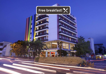 Exterior & Views 1, Amaris Hotel Embong Malang - Surabaya, Surabaya