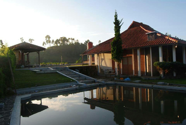 Villa Ciwidey - Rumah Kayu, bandung