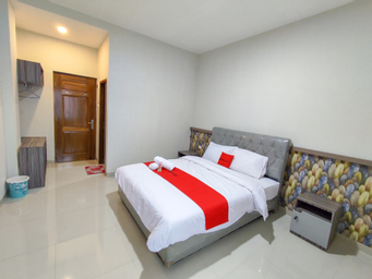 Bedroom 4, RedDoorz Syariah near GOR Satria Area, Banyumas