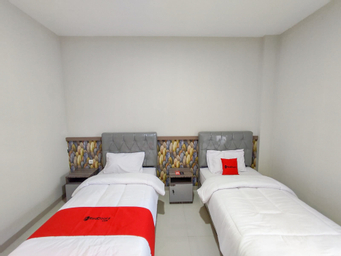 Bedroom 3, RedDoorz Syariah near GOR Satria Area, Banyumas