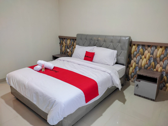 Bedroom 2, RedDoorz Syariah near GOR Satria Area, Banyumas