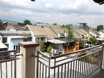 Exterior & Views, 9 Bedrooms Riza Villa, Malang