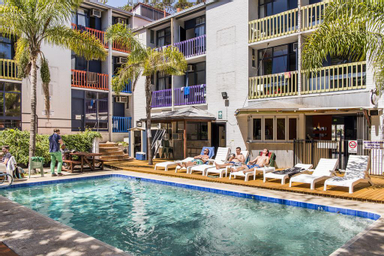 Sport & Beauty 1, Billabong Backpackers Resort, Vincent