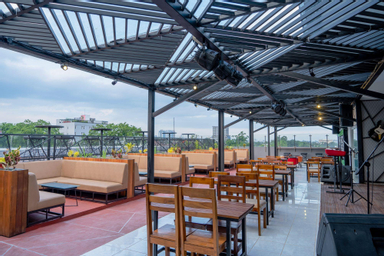 Exterior & Views 4, De'Tonga Hotel, Medan