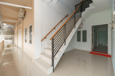 Public Area, RedDoorz Syariah near Simpang Sekip Palembang, Palembang