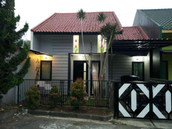 Exterior & Views, Villa Oma Sukari Syariah 2BR Near Jatim Park 2, Malang
